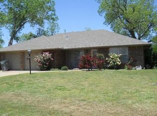 4109 NW Meadowbrook Dr, Lawton, OK 73505