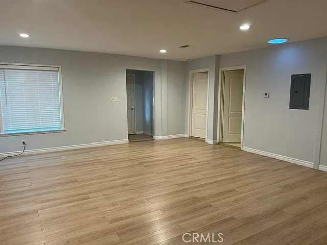 10834 Encino Ave — Photo 7