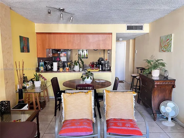 14175 SW 87th St #C208, Miami, FL 33183