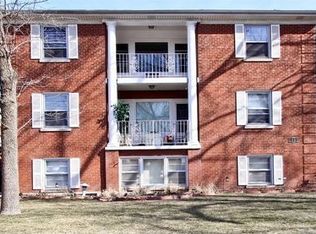 1905 Parkside Dr UNIT 2A, Park Ridge, IL 60068