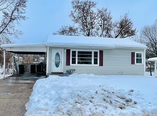 1363 Florence Ave, Clinton, IA 52732