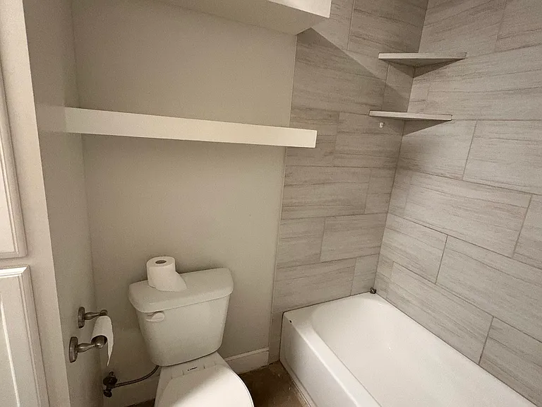 322 S 6th St — Photo 7
