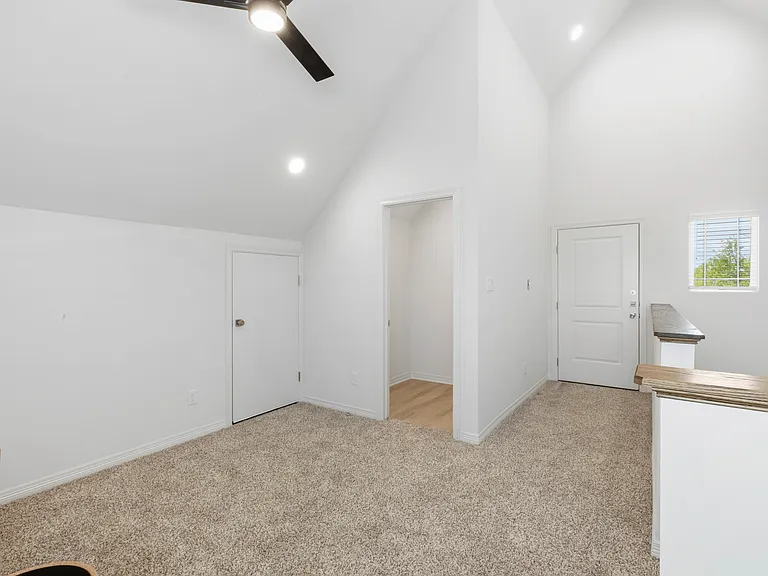 307 Sterling St #D — Photo 36