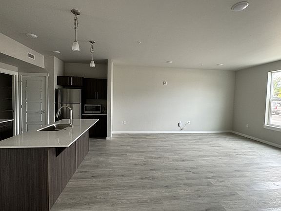 3rd image of 532 N 44th St #102