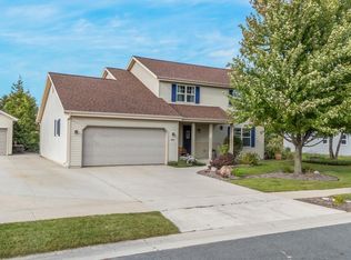 220 Meadows Ave, Cedar Grove, WI 53013