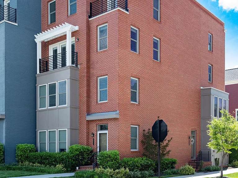 737 Diamond Ave — Photo 1