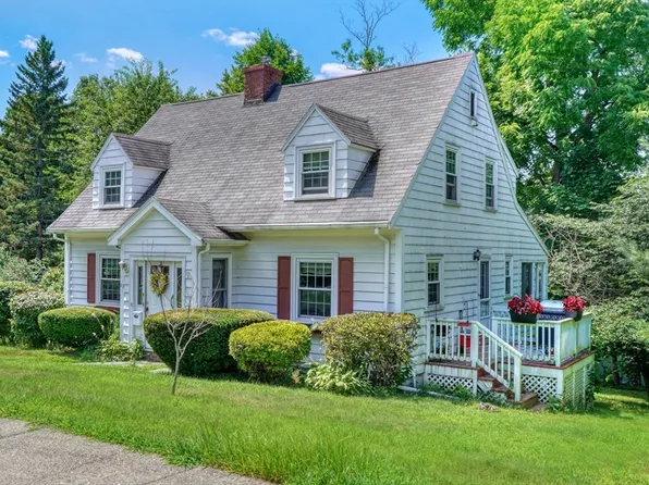 27 Ledyard Rd, Winchester, MA 01890