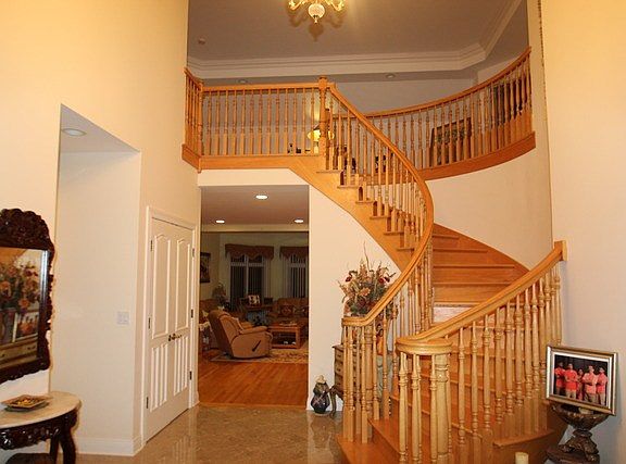 2nd image of 3151 Glenway Dr