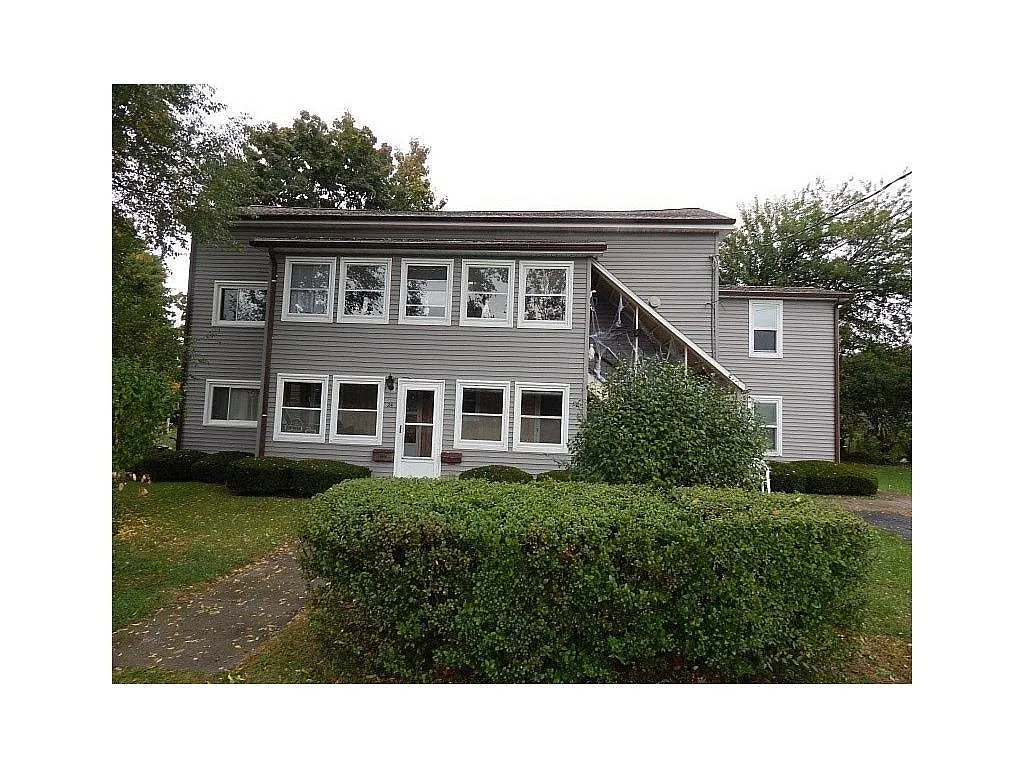 24 Adams St photo 1