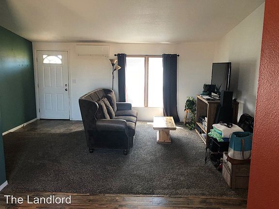 2nd image of 324 Lost Farm Ln
