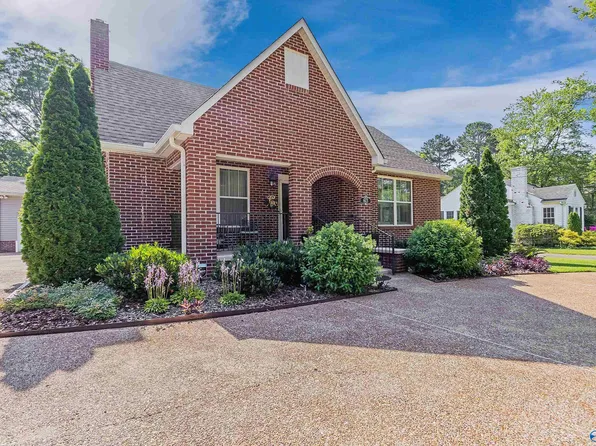 613 S Market St, Scottsboro, AL 35768