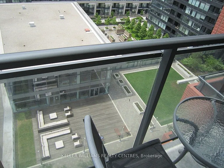 4 E Spadina Ave #K-1220 — Photo 12