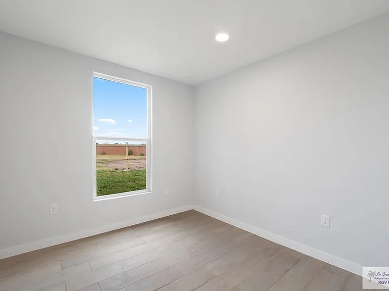 6217 Mackenna Dr — Photo 15