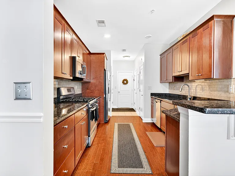 58 Elston Ct — Photo 14