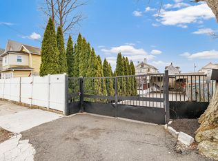 127 Alice St, Bridgeport, CT 06606
