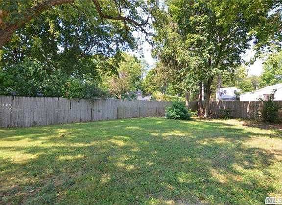 3rd image of 97 Soundview Ave