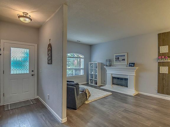 4th image of 1139 S Mills Ave