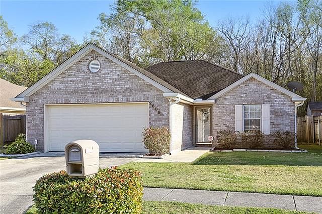 1st image of 2609 Carrie Ln