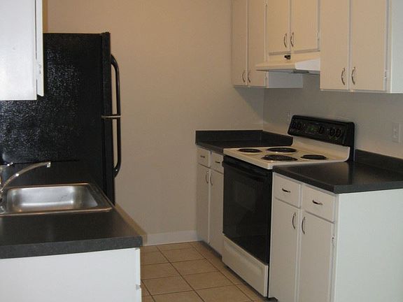 5th image of 1325 Sierra Dr