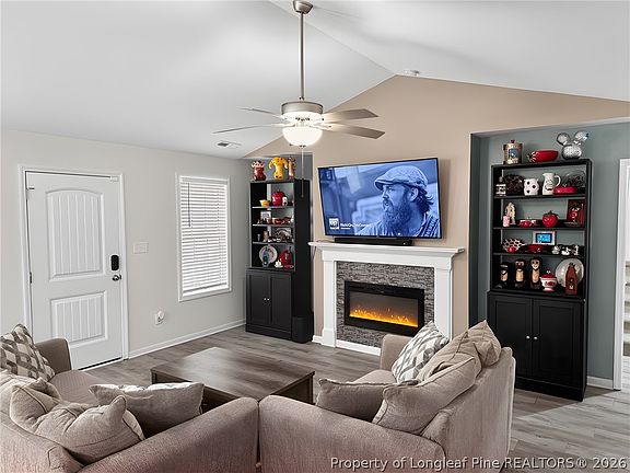 4th image of 729 Wallace McLean Rd