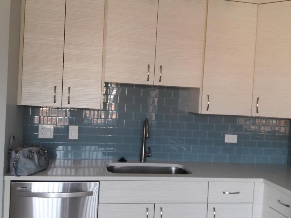 1st image of 6878 W Touhy Ave APT E