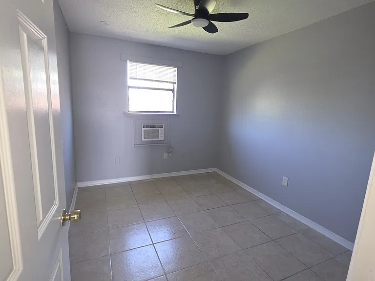 7843-7845 Sail St — Photo 16
