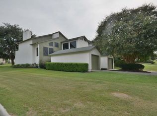120 Cove Place Ct, Montgomery, TX 77356