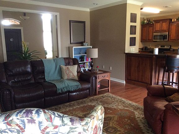 5th image of 100 Larkspur Ct
