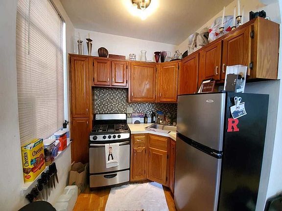 5th image of 261 7th Ave #2A