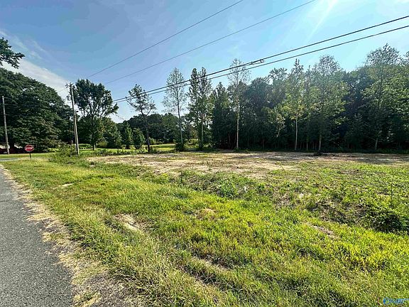 3rd image of 21984 Hickory Hill Ln