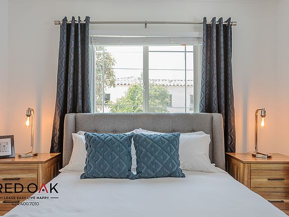 5th image of 1450 Echo Park Ave #1452