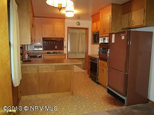 5th image of 2094 Lynnwood Ln
