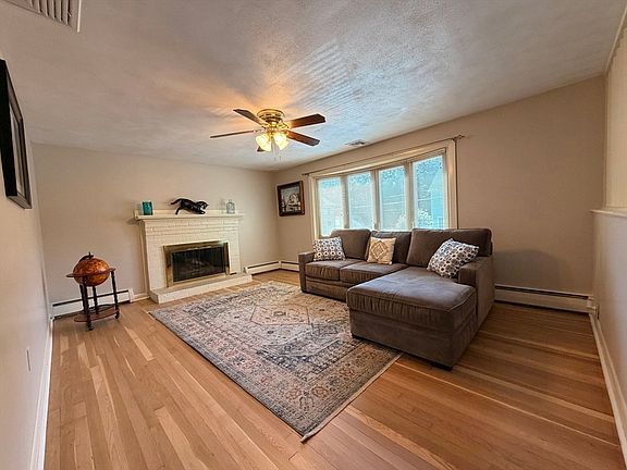 3rd image of 43 Deerfield Ave
