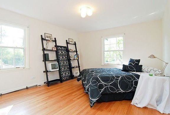 5th image of 1624 Wilmette Ave