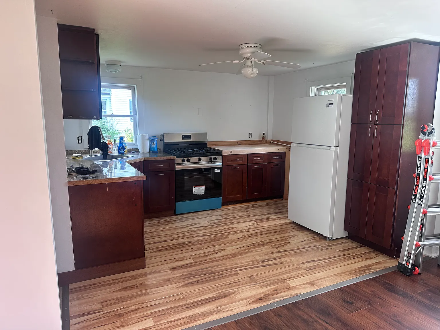 2 bed, 1008 sqft, $2,300 — Photo 4