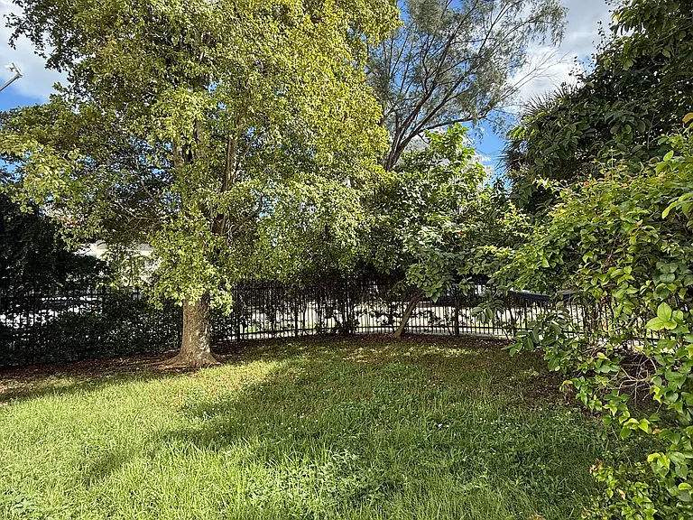 7721 Dunham Blvd #D — Photo 33