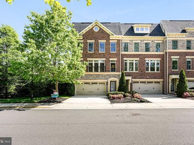 7242 Magpie Ln, Falls Church, VA, 22043