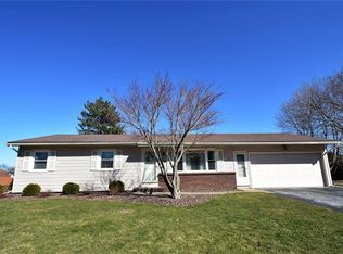 30 Crosby Ln, Rochester, NY 14612