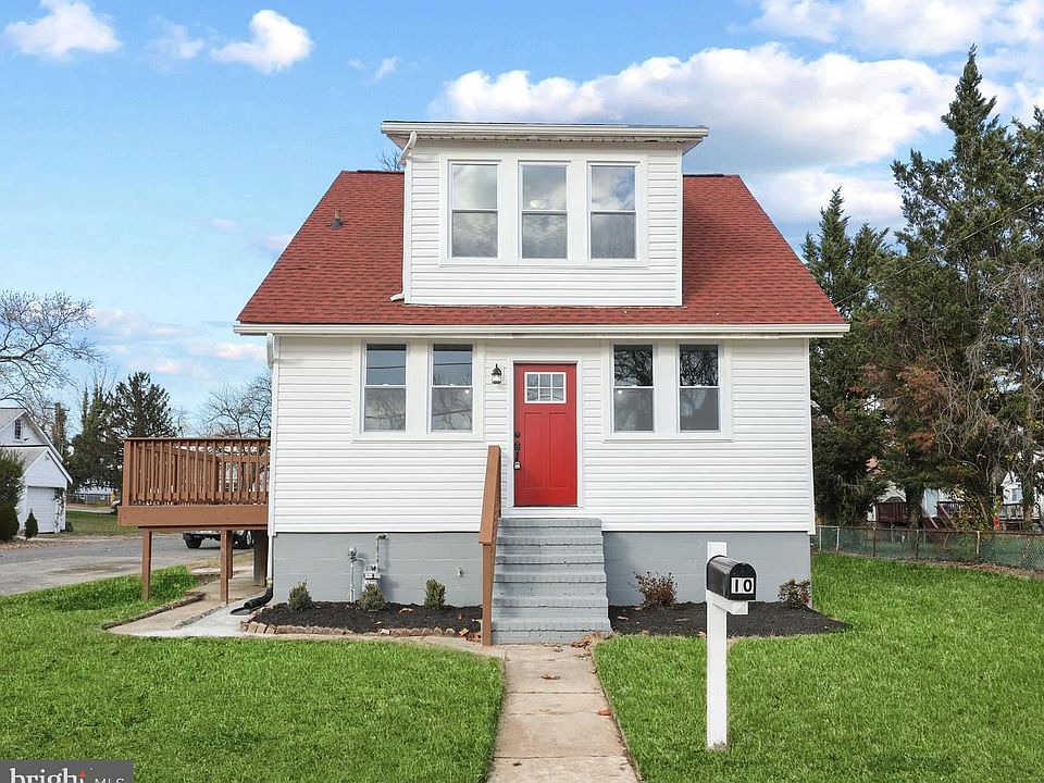1st image of 10 Eugenia Ave