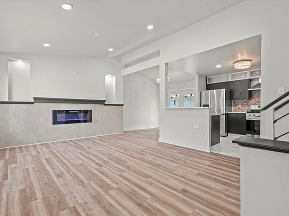 2nd image of 112 Illinois St