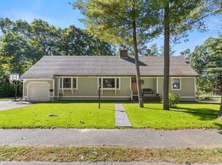 38 Phillips Rd, Lynnfield, MA 01940