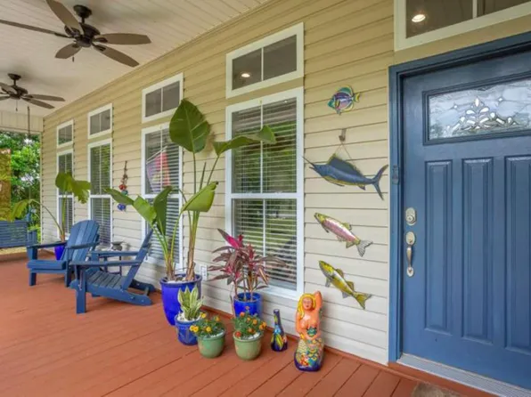 121 Ellis Van Fleet St, Apalachicola, FL 32320