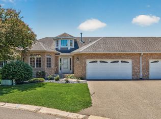 4134 Thornhill Ln, Vadnais Heights, MN 55127