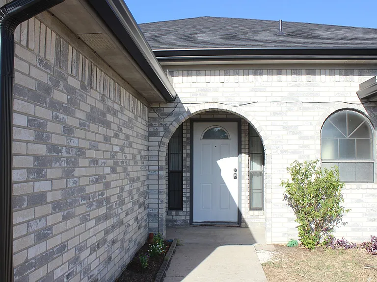 4801 Addie Dr — Photo 3