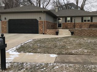 2010 Alhambra Ct, Pekin, IL