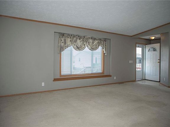 4th image of 7 Attika St N