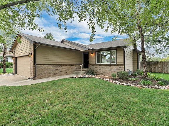 2nd image of 1851 E Autumn Cir