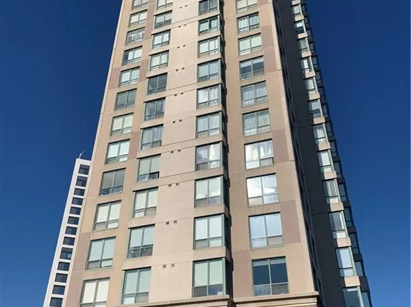 101 Subway Cres #1414, Toronto, ON M9B 6K4