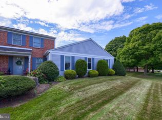 67 Ashlea Vlg, New Holland, PA 17557
