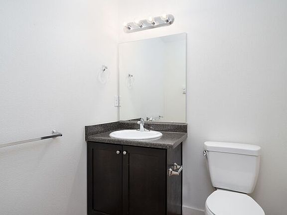 3rd image of 10740 NE Wygant St #12